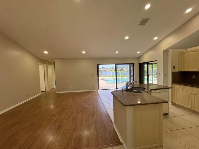 9215 Sun Pointe Drive, Boynton Beach, FL 33437