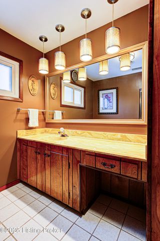 4820 Redstart Rd, Louisville, KY 40213