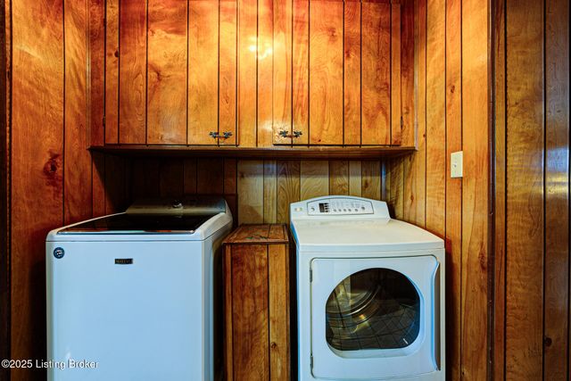 4820 Redstart Rd, Louisville, KY 40213