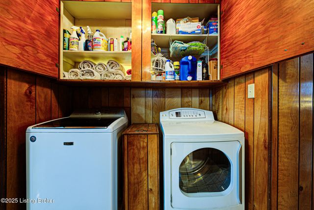 4820 Redstart Rd, Louisville, KY 40213