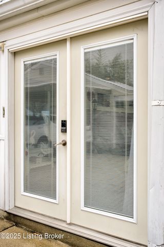 4820 Redstart Rd, Louisville, KY 40213