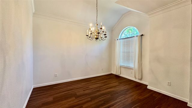 808 Pinnacle Circle, Lewisville, TX 75077