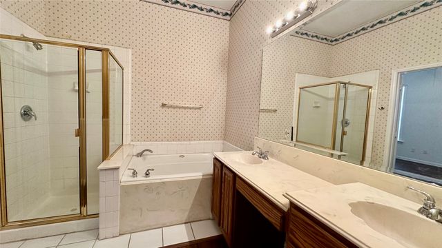 808 Pinnacle Circle, Lewisville, TX 75077