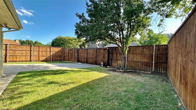 808 Pinnacle Circle, Lewisville, TX 75077