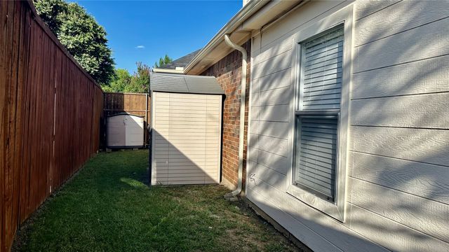 808 Pinnacle Circle, Lewisville, TX 75077