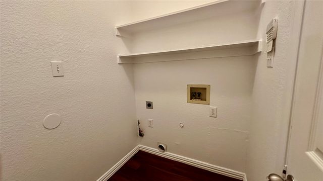 808 Pinnacle Circle, Lewisville, TX 75077