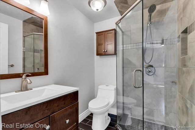 5063 Abington Drive, Troy, MI 48085