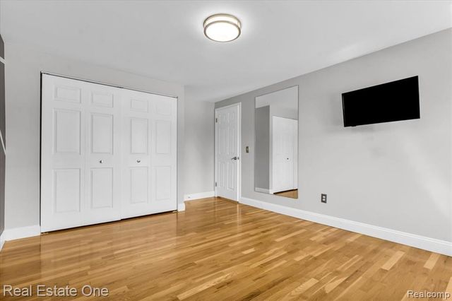 5063 Abington Drive, Troy, MI 48085