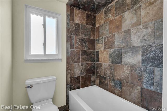 5063 Abington Drive, Troy, MI 48085