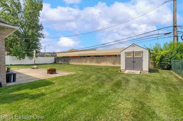 5063 Abington Drive, Troy, MI 48085
