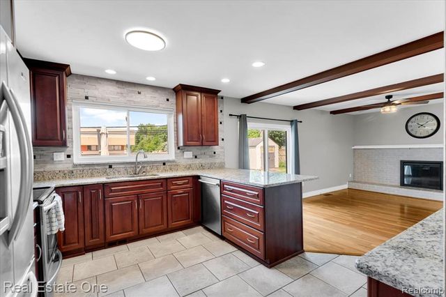 5063 Abington Drive, Troy, MI 48085