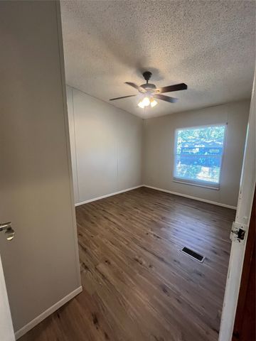 4322 Bradley Lane, Arlington, TX 76017