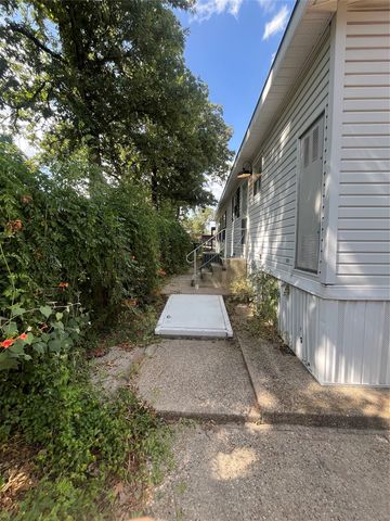 4322 Bradley Lane, Arlington, TX 76017