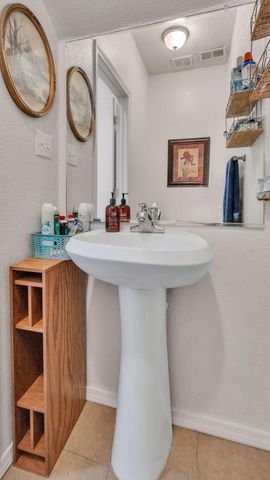 3211 Rio Maria Drive SW, Albuquerque, NM 87121