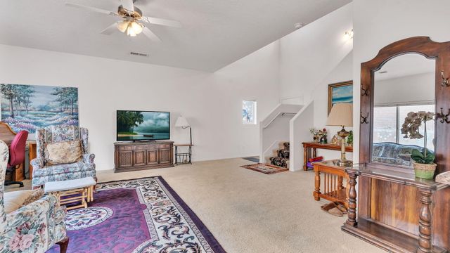 3211 Rio Maria Drive SW, Albuquerque, NM 87121