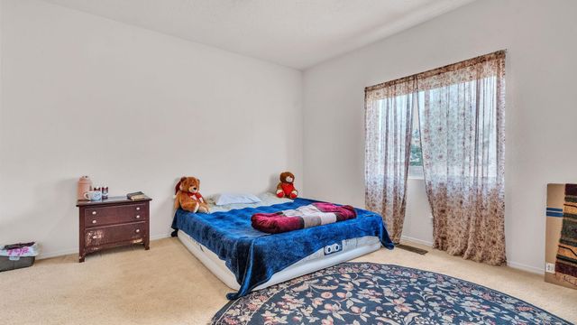 3211 Rio Maria Drive SW, Albuquerque, NM 87121