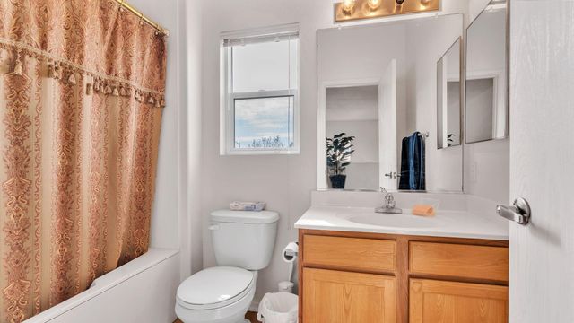 3211 Rio Maria Drive SW, Albuquerque, NM 87121