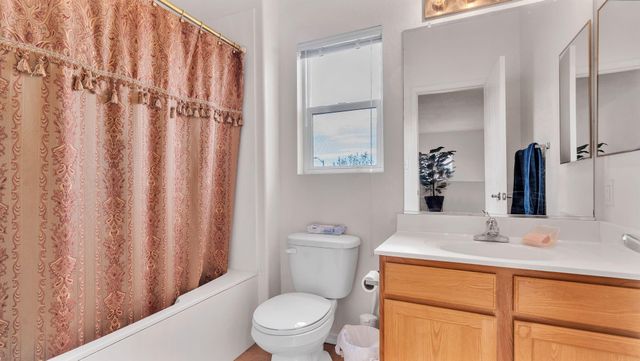 3211 Rio Maria Drive SW, Albuquerque, NM 87121