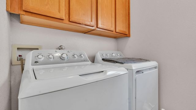 3211 Rio Maria Drive SW, Albuquerque, NM 87121