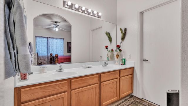 3211 Rio Maria Drive SW, Albuquerque, NM 87121