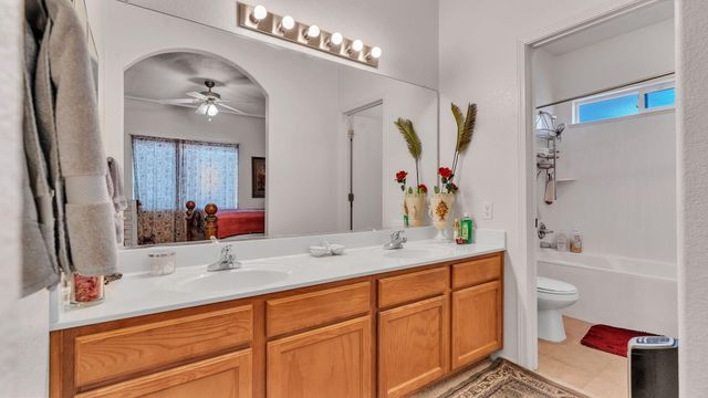 3211 Rio Maria Drive SW, Albuquerque, NM 87121