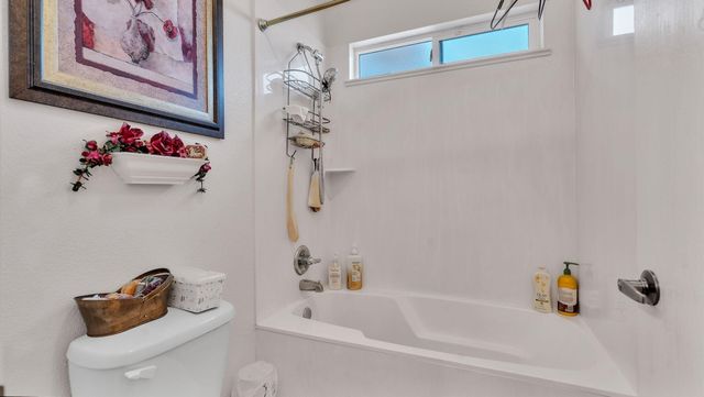 3211 Rio Maria Drive SW, Albuquerque, NM 87121