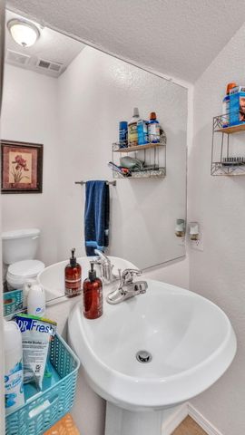 3211 Rio Maria Drive SW, Albuquerque, NM 87121