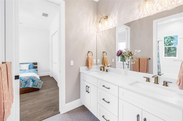 151 17TH AVENUE N, St Petersburg, FL 33704