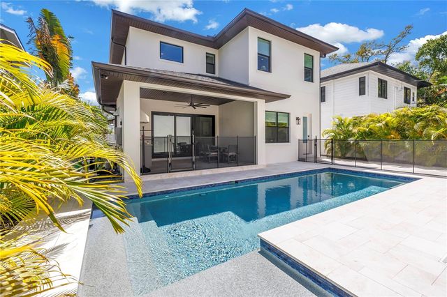 151 17TH AVENUE N, St Petersburg, FL 33704
