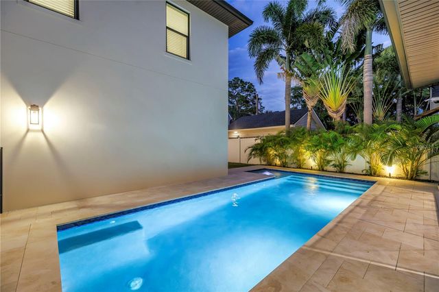 151 17TH AVENUE N, St Petersburg, FL 33704