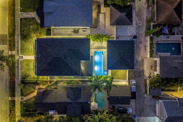 151 17TH AVENUE N, St Petersburg, FL 33704