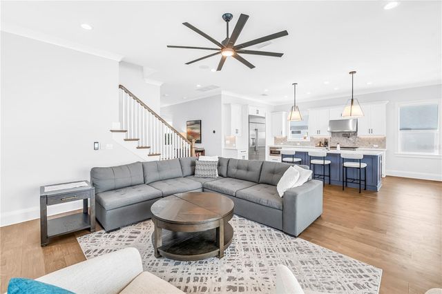 151 17TH AVENUE N, St Petersburg, FL 33704