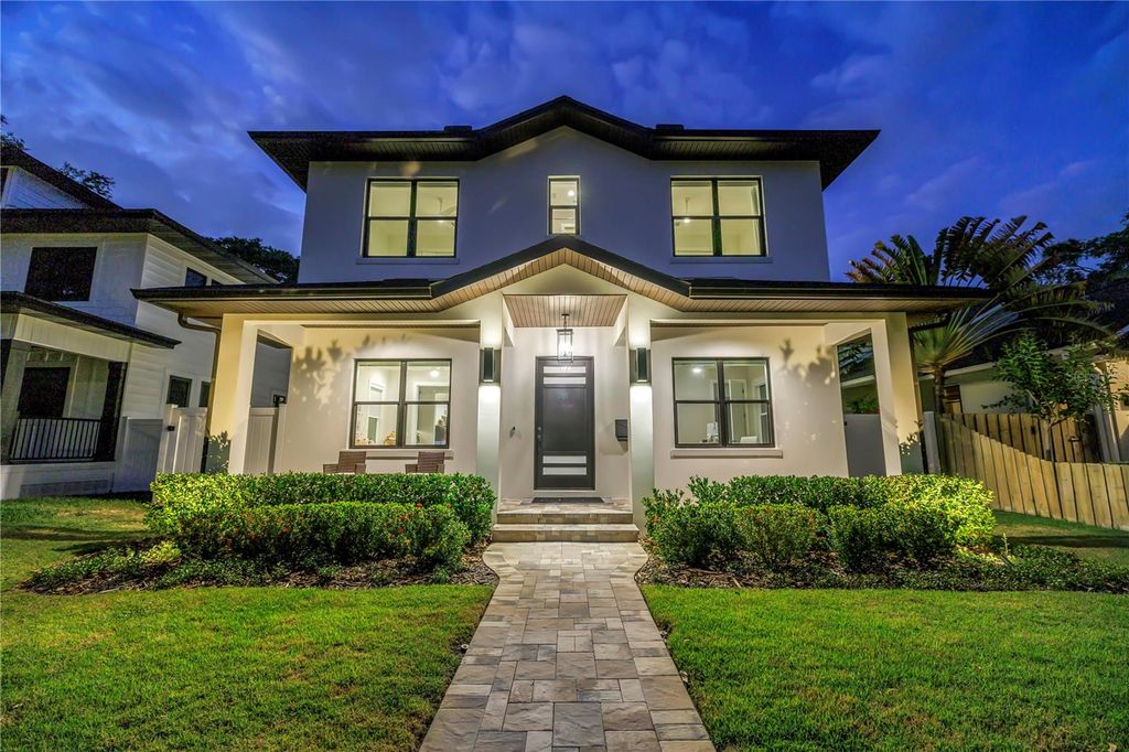 Image 2 of property listing at 151 17TH AVENUE N, St Petersburg, FL 33704