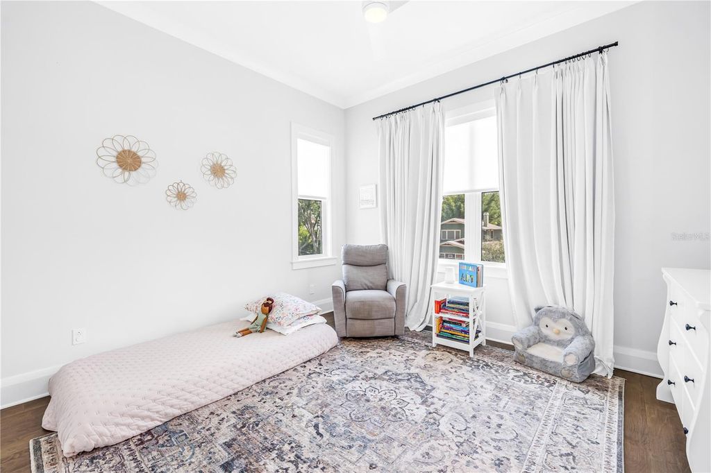Image 30 of property listing at 151 17TH AVENUE N, St Petersburg, FL 33704