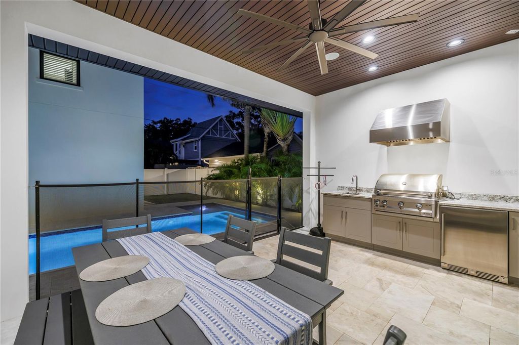 Image 37 of property listing at 151 17TH AVENUE N, St Petersburg, FL 33704