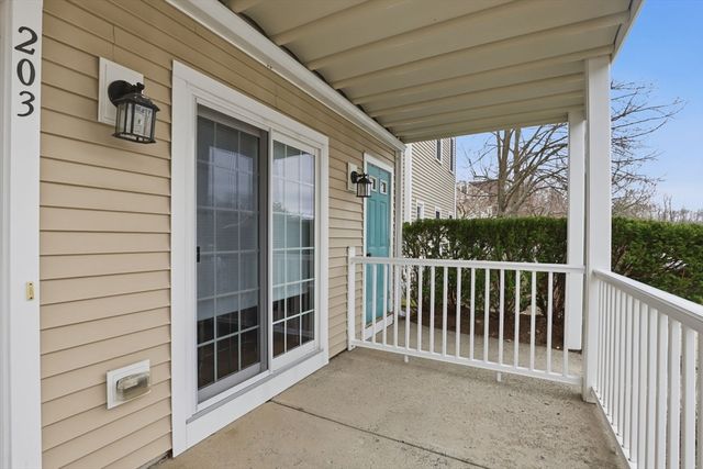 203 Allerton Commons Ln 203, Braintree, MA 02184