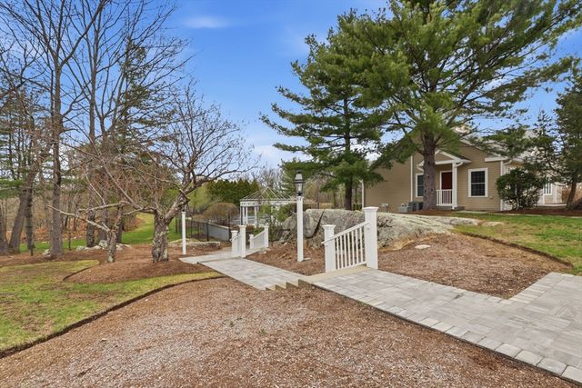 203 Allerton Commons Ln 203, Braintree, MA 02184