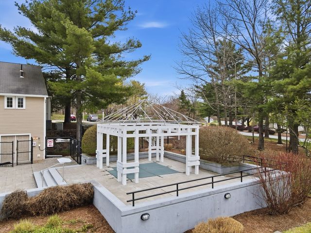 203 Allerton Commons Ln 203, Braintree, MA 02184