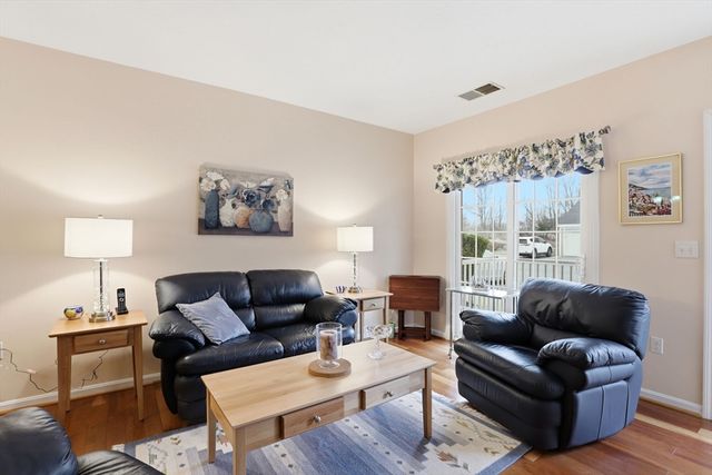 203 Allerton Commons Ln 203, Braintree, MA 02184