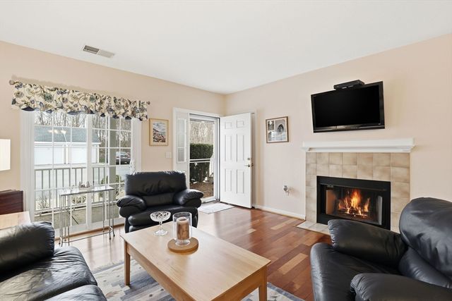 203 Allerton Commons Ln 203, Braintree, MA 02184