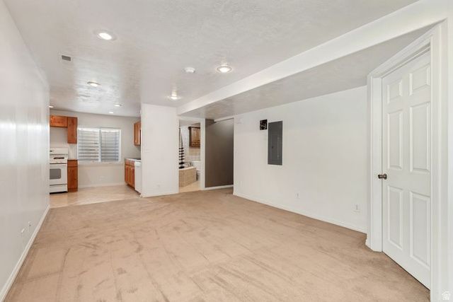 5037 W WHITE DIAMOND WAY, West Valley City, UT 84120