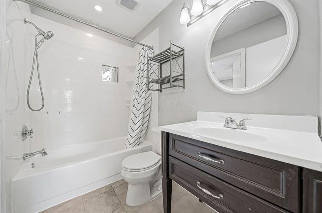 8249 Big Horn Court, Powell, OH 43065