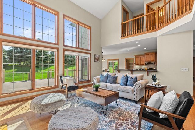 W218N5466 Taylors Woods DRIVE, Menomonee Falls, WI 53051