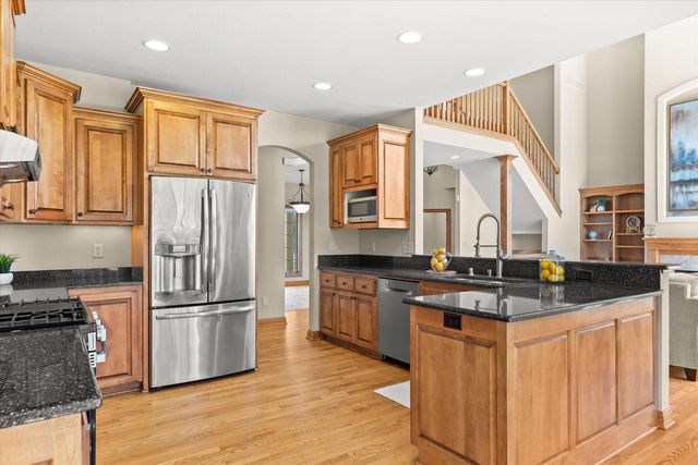 W218N5466 Taylors Woods DRIVE, Menomonee Falls, WI 53051