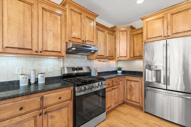 W218N5466 Taylors Woods DRIVE, Menomonee Falls, WI 53051