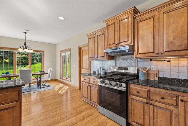 W218N5466 Taylors Woods DRIVE, Menomonee Falls, WI 53051