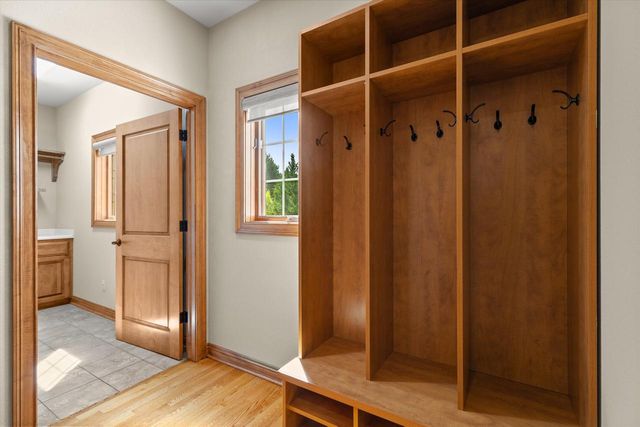 W218N5466 Taylors Woods DRIVE, Menomonee Falls, WI 53051