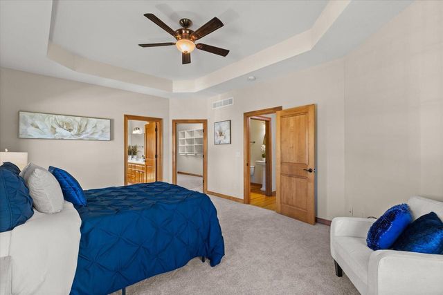 W218N5466 Taylors Woods DRIVE, Menomonee Falls, WI 53051
