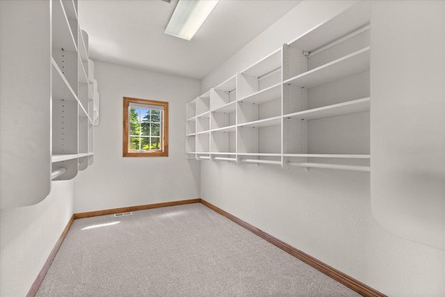 W218N5466 Taylors Woods DRIVE, Menomonee Falls, WI 53051