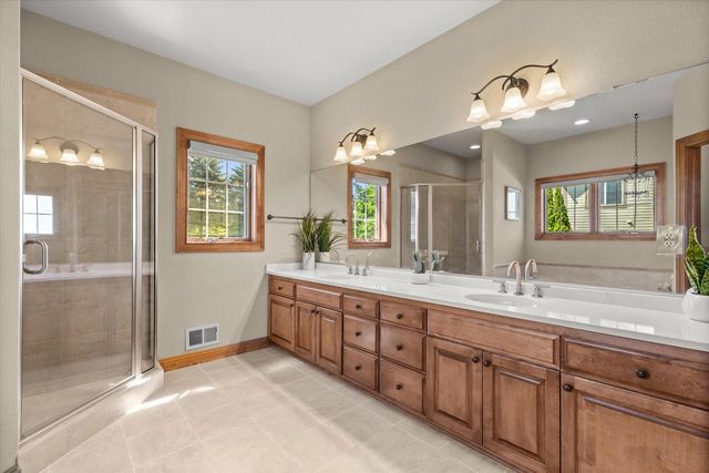 W218N5466 Taylors Woods DRIVE, Menomonee Falls, WI 53051